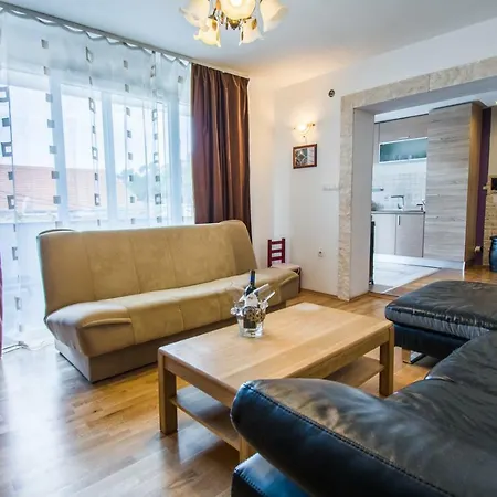 Apartment Luca Marija *