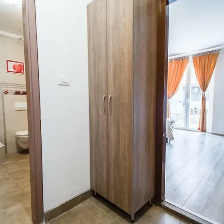 Luca Marija Apartment *